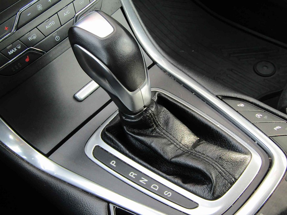 Ford S-MAX 2.0 TDCi Titanium 4x4
