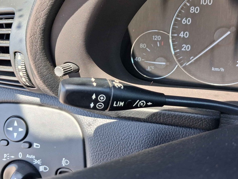 Mercedes-Benz Třída C 1.8i 