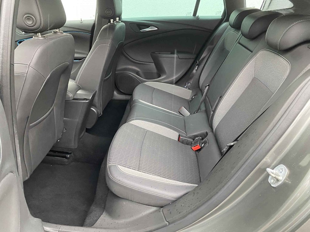 Opel Astra 1.2 T Sport