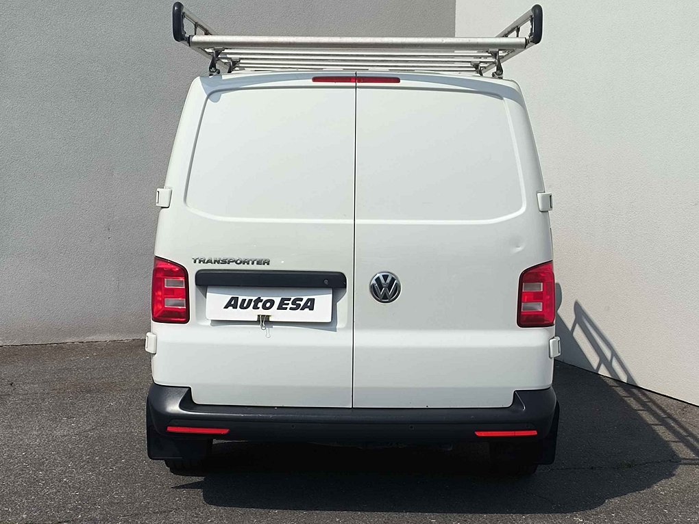 Volkswagen Transporter 2.0TDi  L2H1