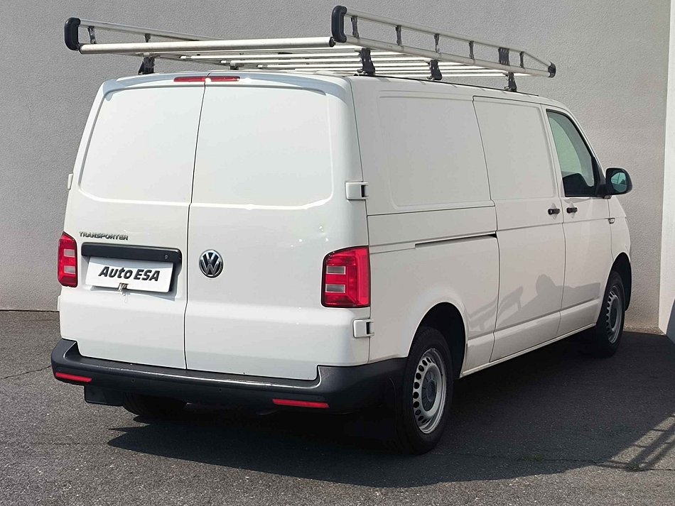 Volkswagen Transporter 2.0TDi  L2H1