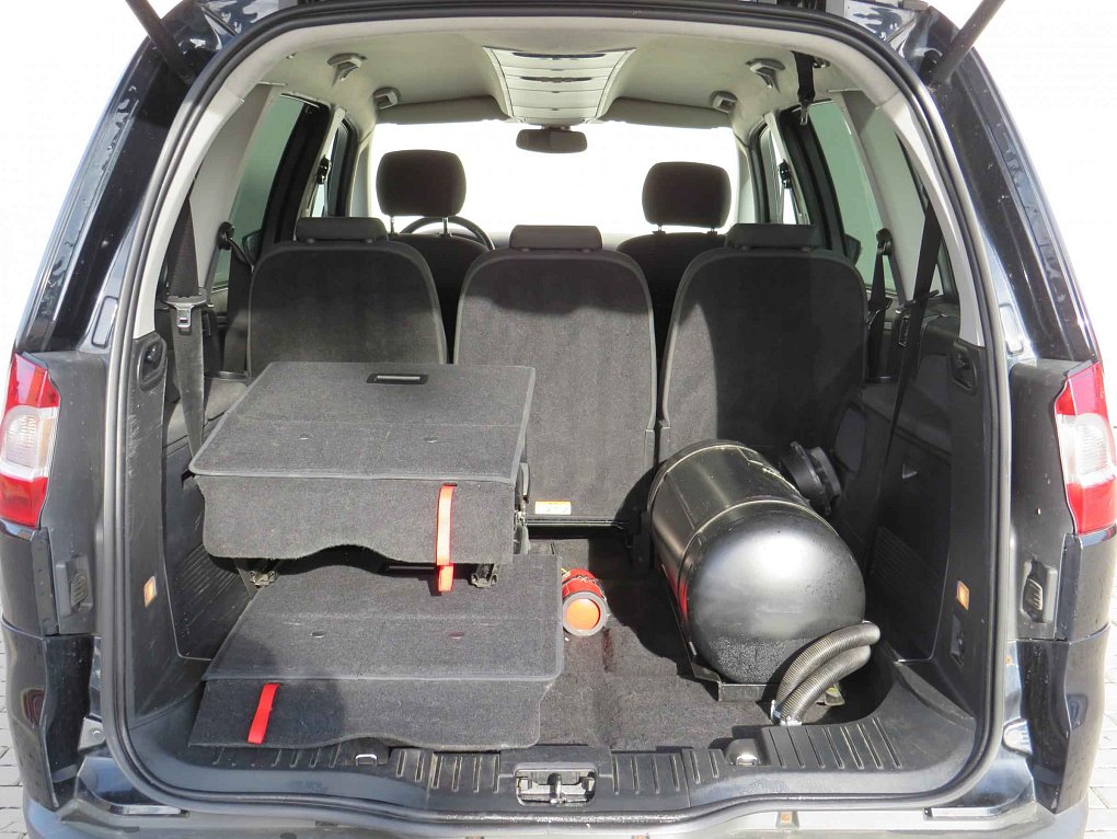 Ford Galaxy 2.0i 