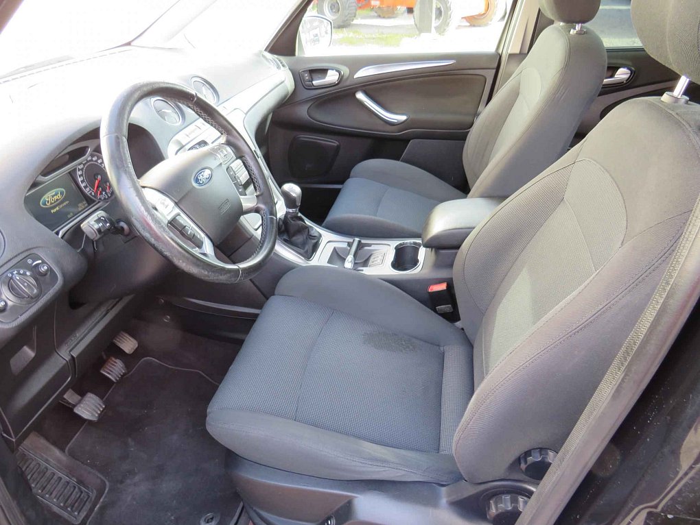 Ford Galaxy 2.0i 