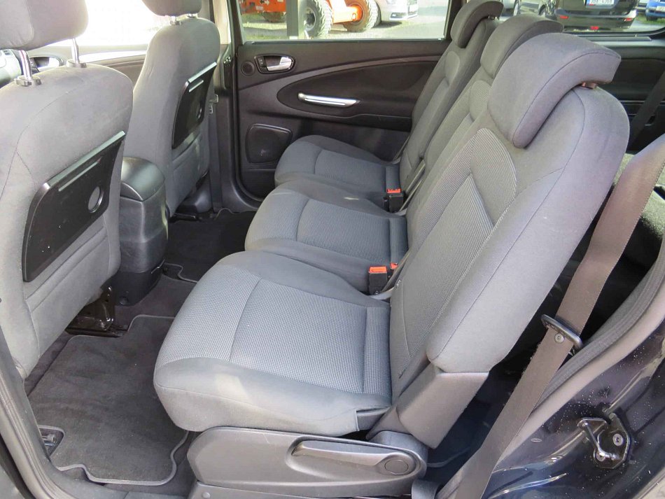 Ford Galaxy 2.0i 