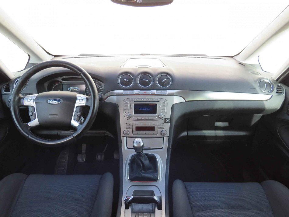 Ford Galaxy 2.0i 