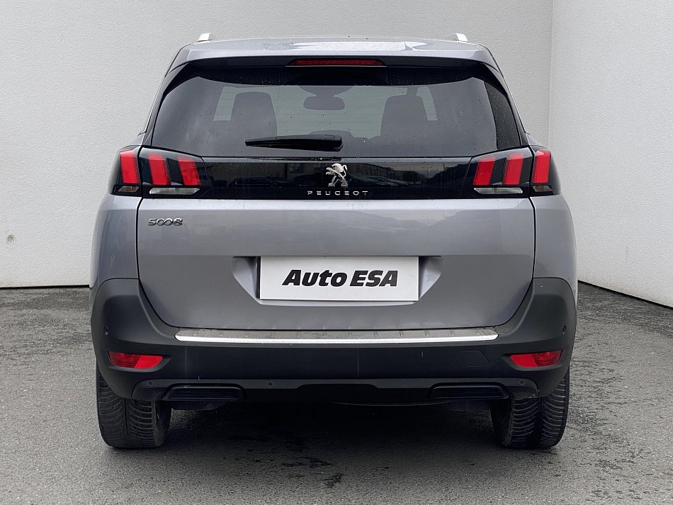 Peugeot 5008 1.2PT Allure