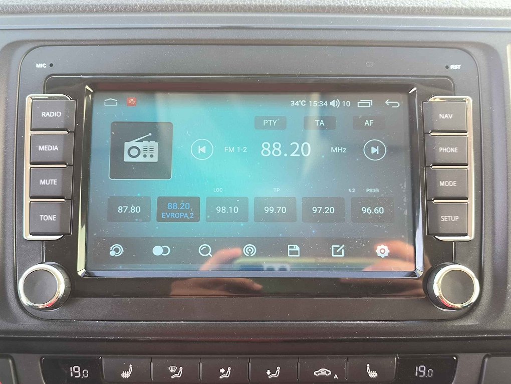 Volkswagen Caravelle 2.0TDi  L2 8míst