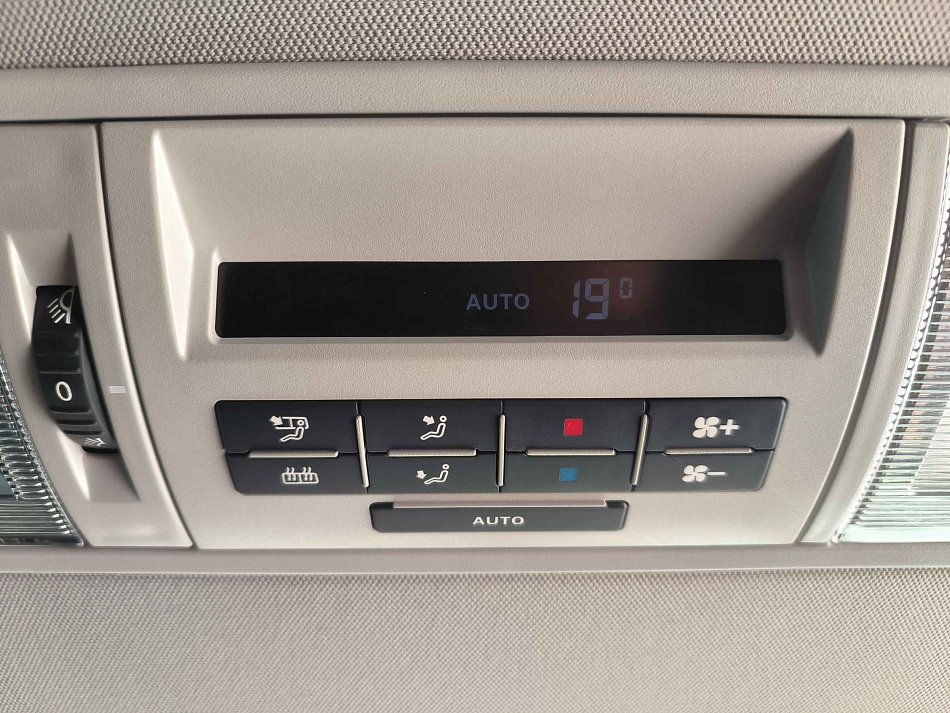 Volkswagen Caravelle 2.0TDi  L2 8míst