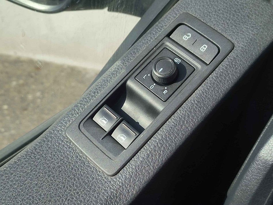Volkswagen Caravelle 2.0TDi  L2 8míst