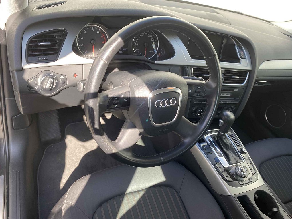 Audi A4 3.2FSi  Quattro