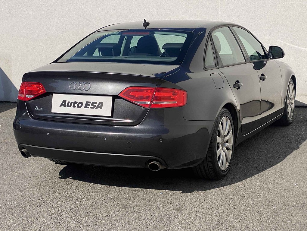 Audi A4 3.2FSi  Quattro