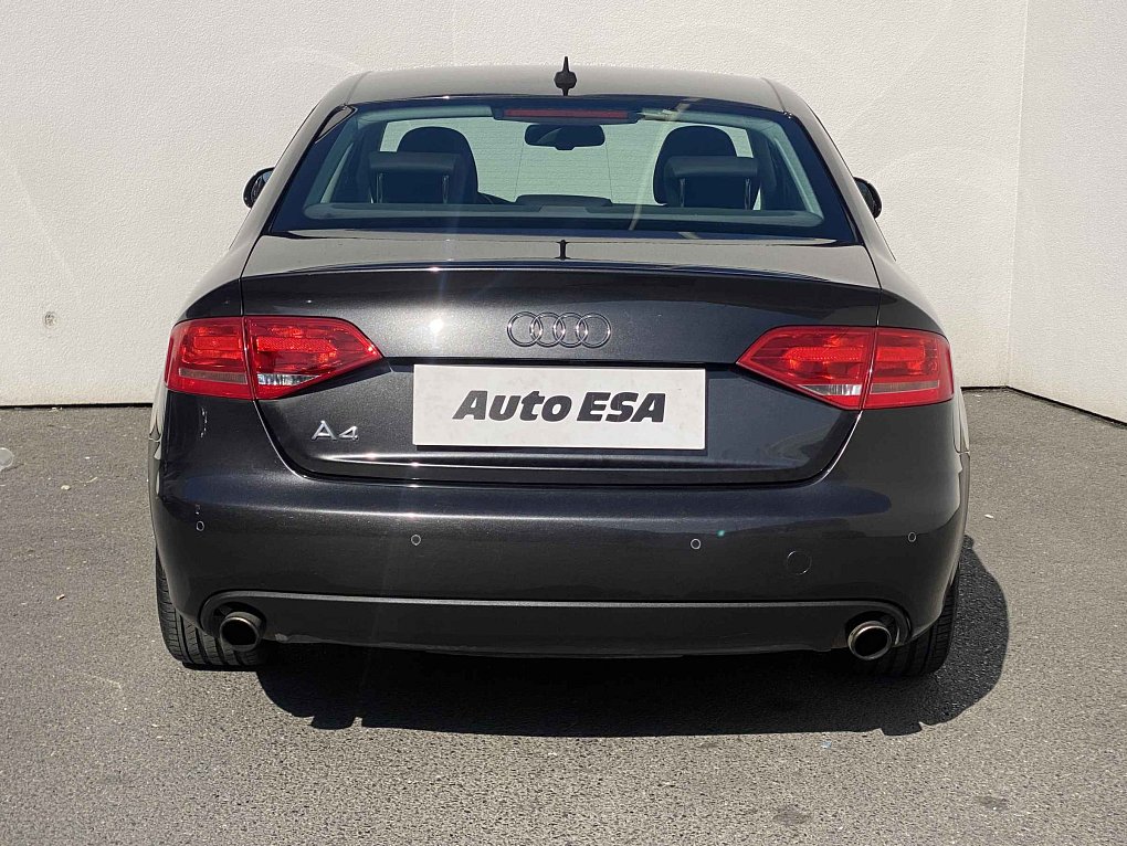 Audi A4 3.2FSi  Quattro