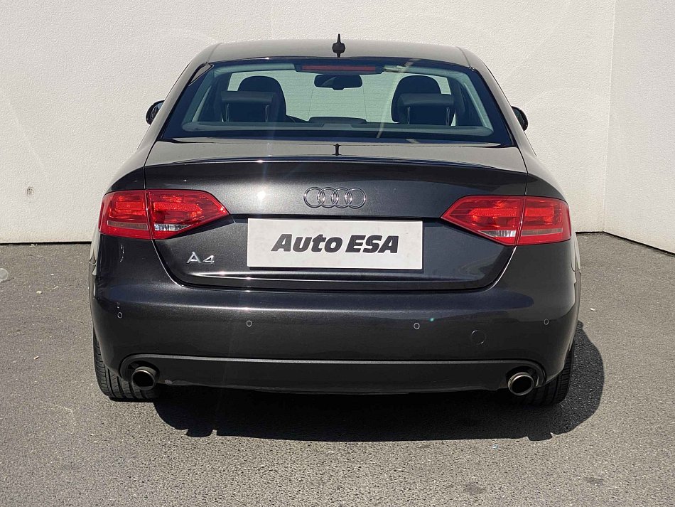 Audi A4 3.2FSi  Quattro
