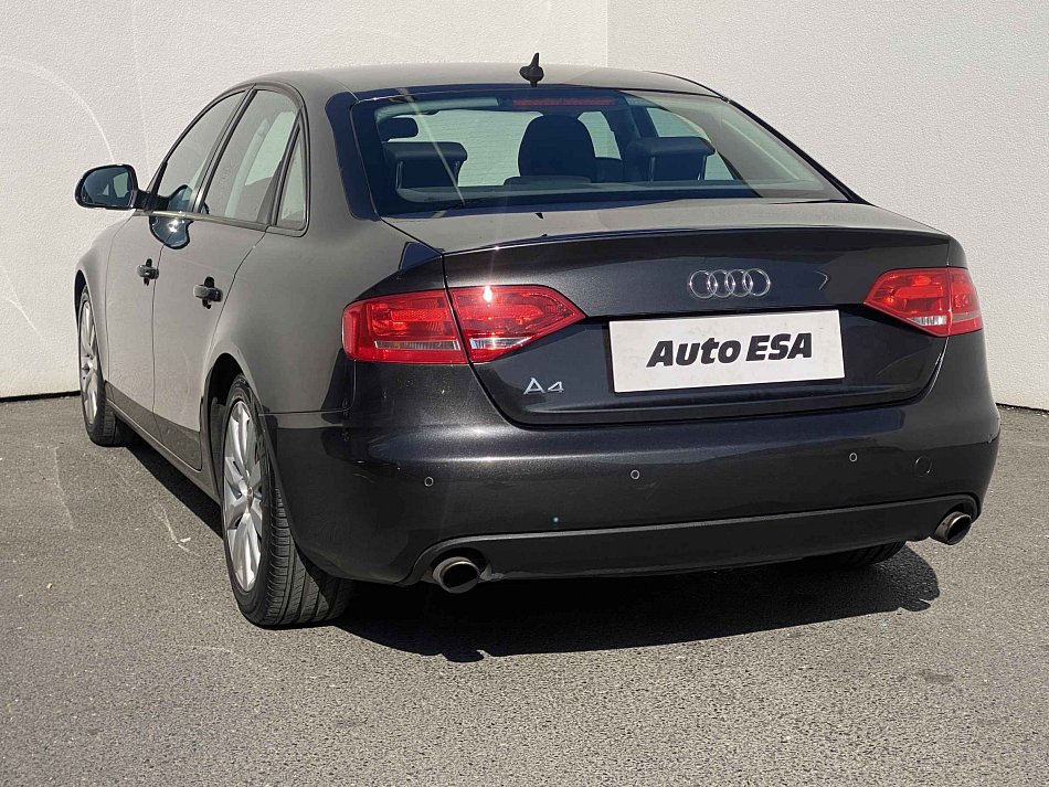 Audi A4 3.2FSi  Quattro