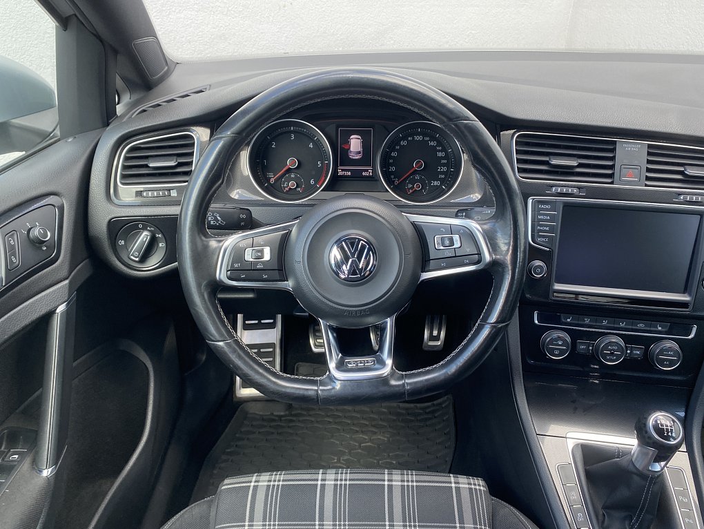 Volkswagen Golf 2.0 TDi  VII