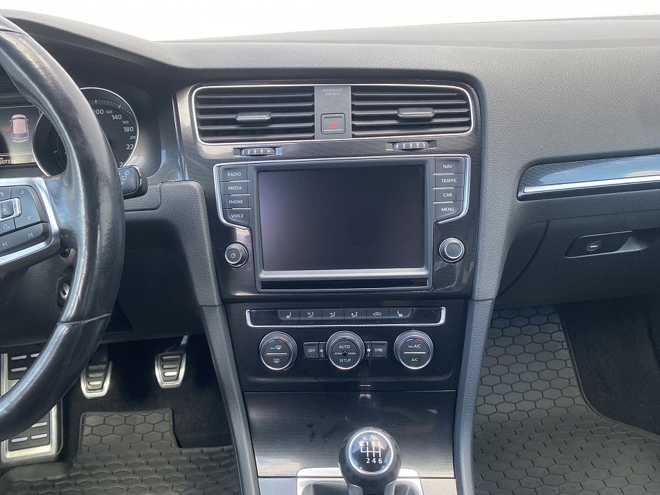 Volkswagen Golf 2.0 TDi  VII