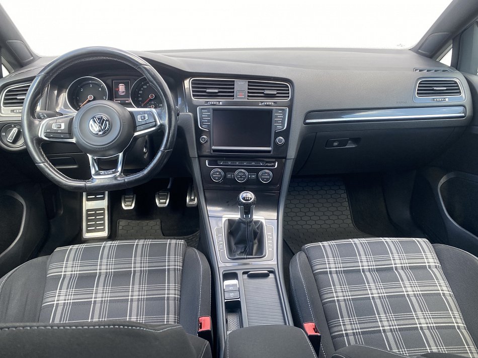 Volkswagen Golf 2.0 TDi  VII