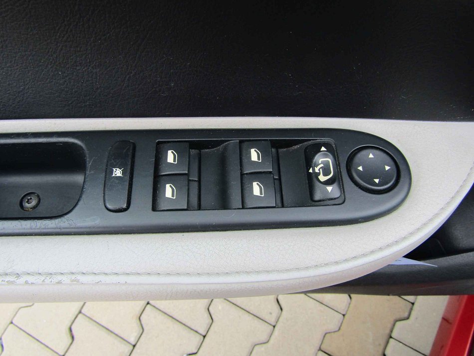 Peugeot 307 2.0i 