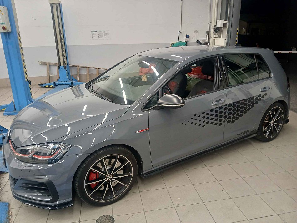 Volkswagen Golf 2.0 i 