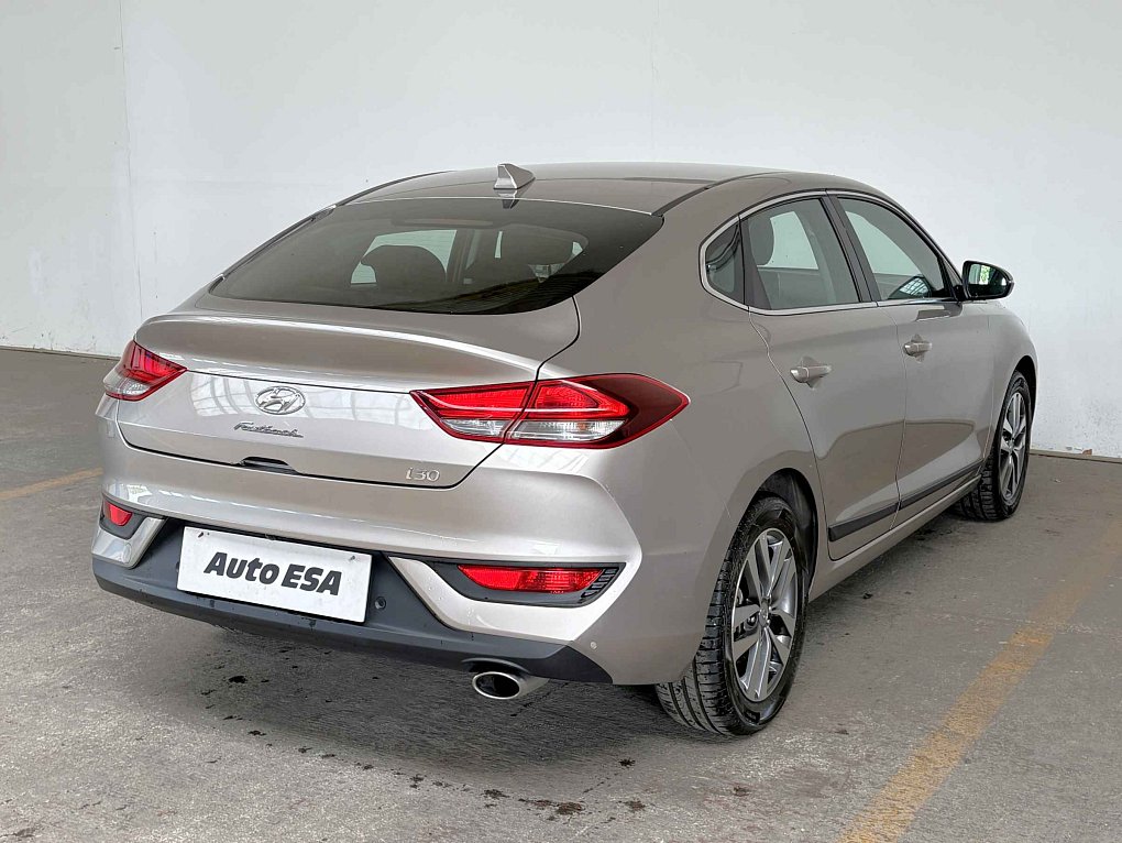 Hyundai I30 1.4 T-GDi Trikolor