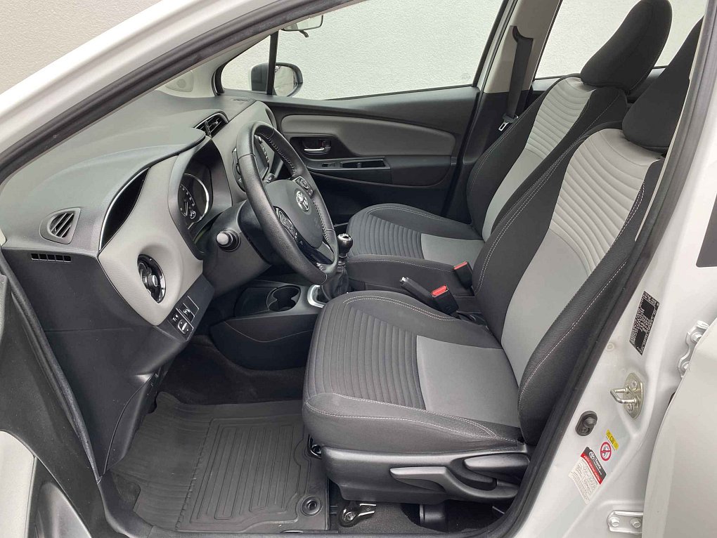 Toyota Yaris 1.5 i 