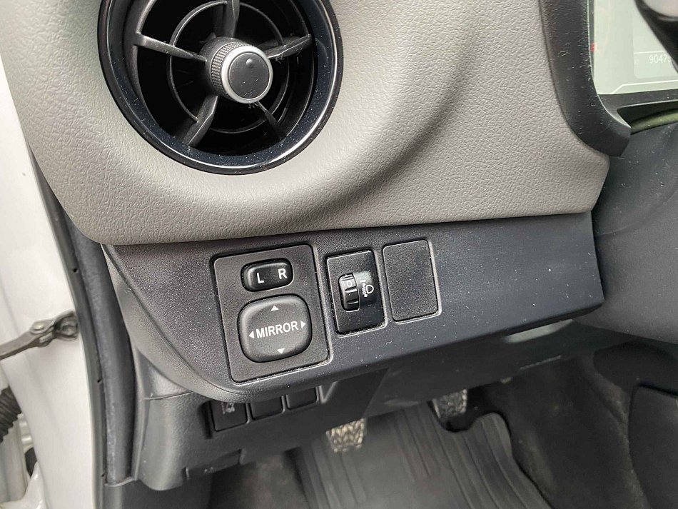 Toyota Yaris 1.5 i 