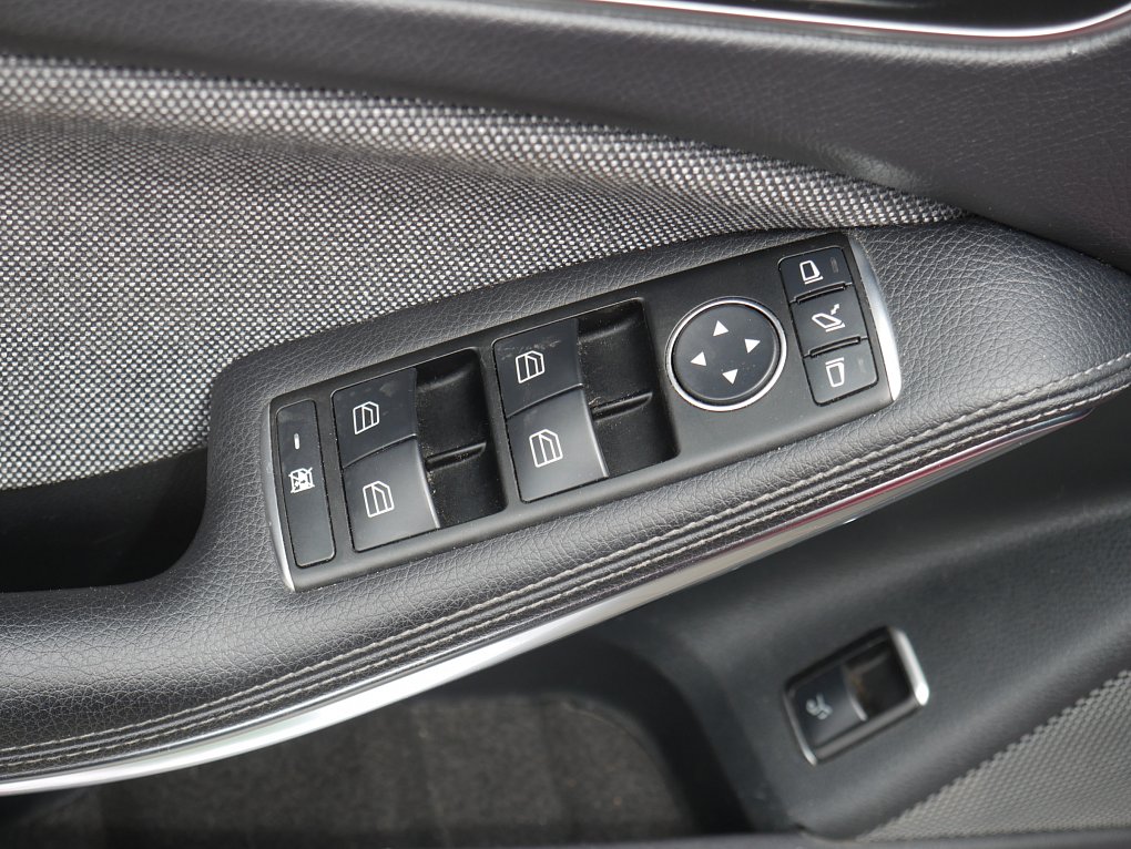 Mercedes-Benz GLA 2.0i  GLA 250  4Matic