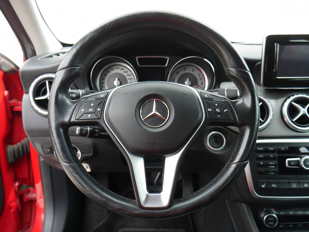 Mercedes-Benz GLA 2.0i  GLA 250  4Matic