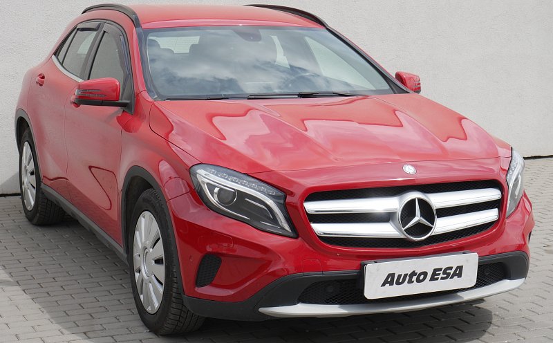 Mercedes-Benz GLA 2.0i  GLA 250  4Matic