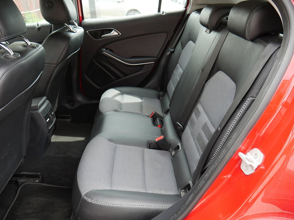 Mercedes-Benz GLA 2.0i  GLA 250  4Matic