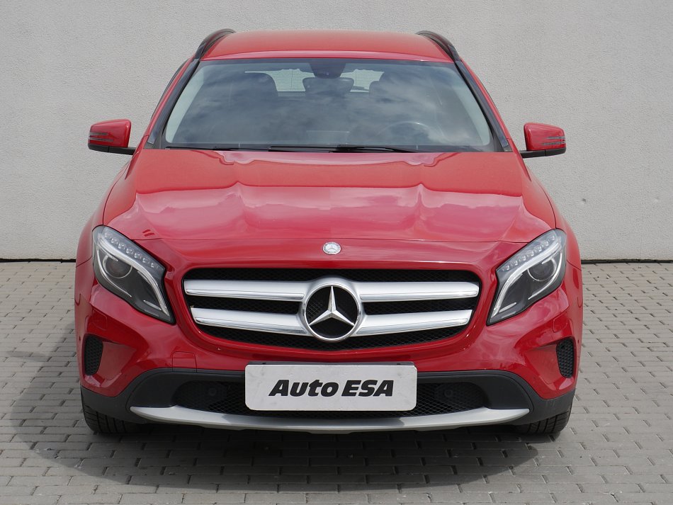 Mercedes-Benz GLA 2.0i  GLA 250  4Matic