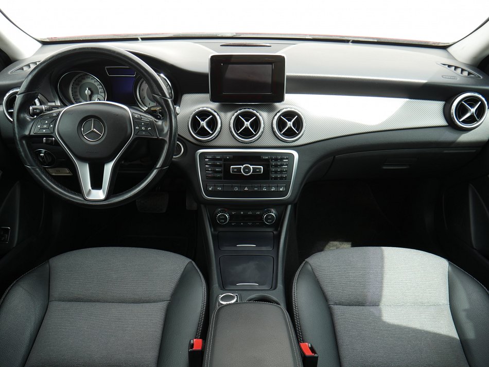 Mercedes-Benz GLA 2.0i  GLA 250  4Matic