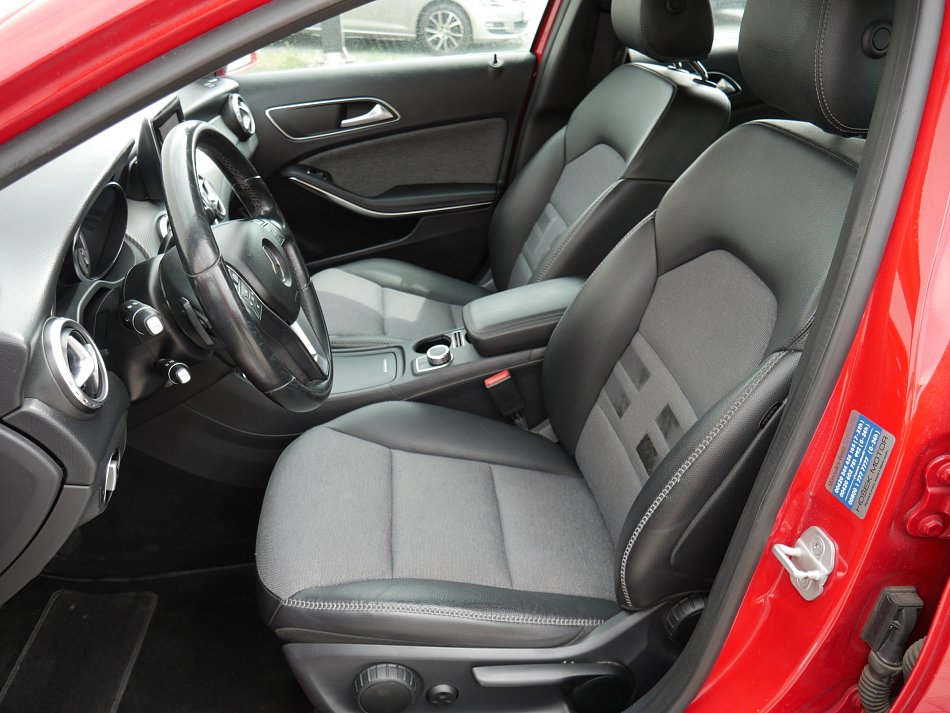 Mercedes-Benz GLA 2.0i  GLA 250  4Matic