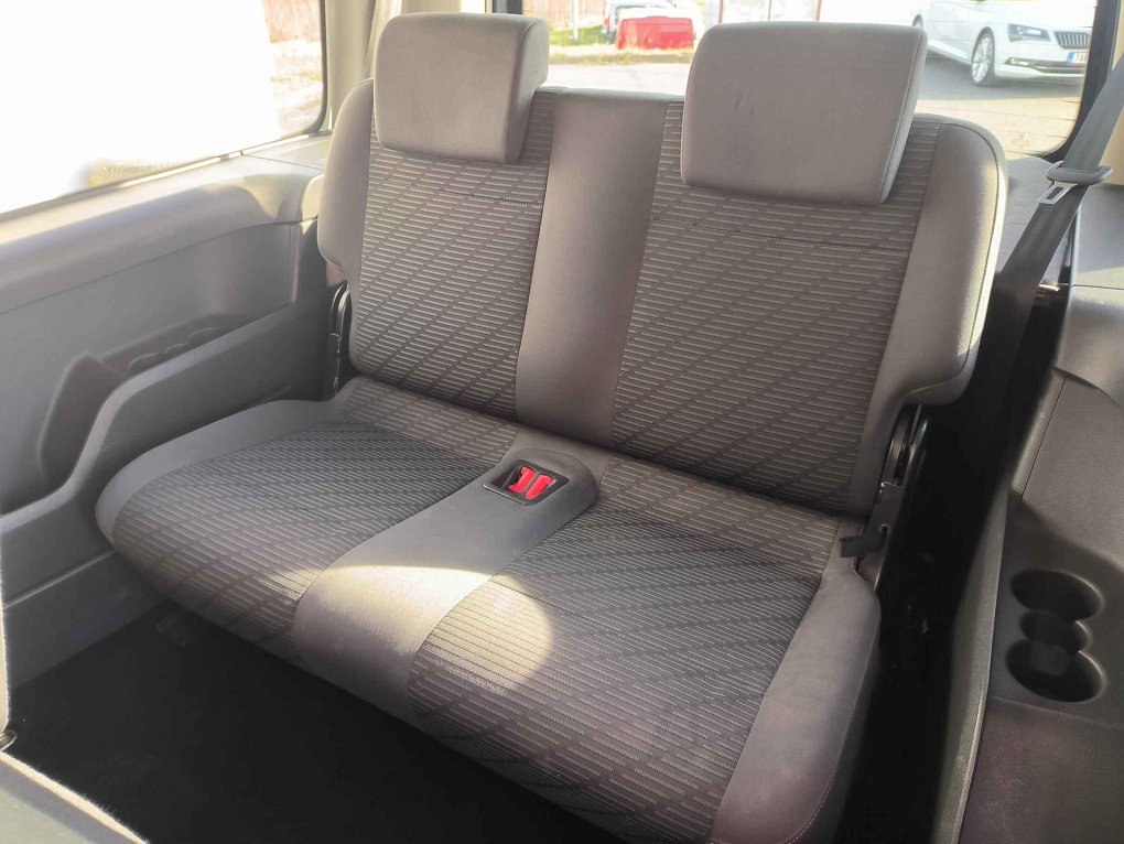 Volkswagen Caddy 2.0TDi Comfortline MAXi 7míst