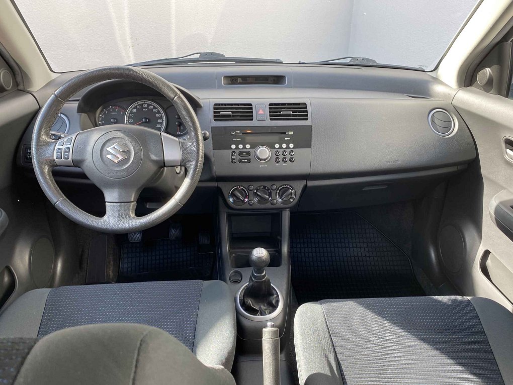 Suzuki Swift 1.3i 