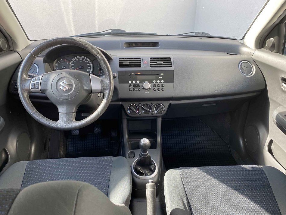 Suzuki Swift 1.3i 