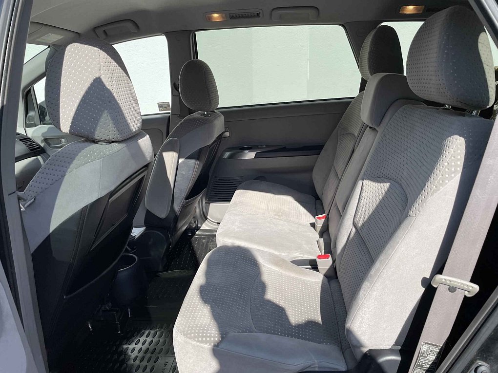 Mitsubishi Grandis 2.4i 
