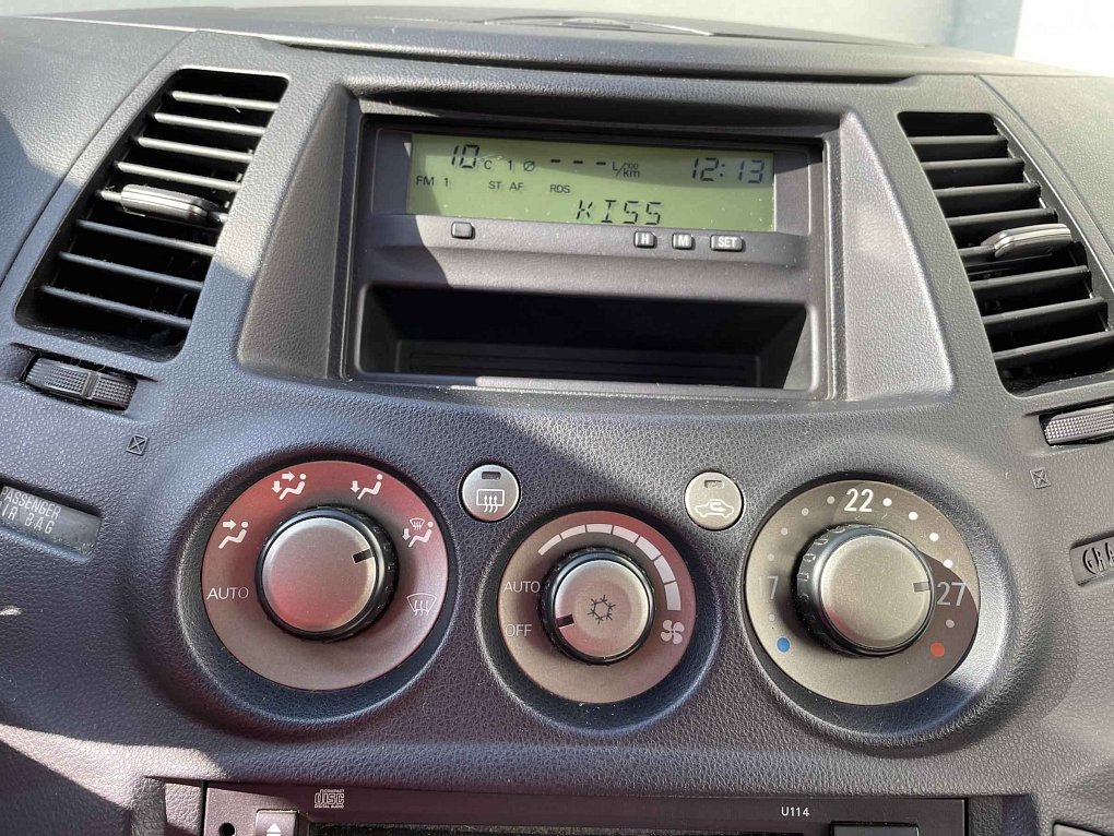 Mitsubishi Grandis 2.4i 