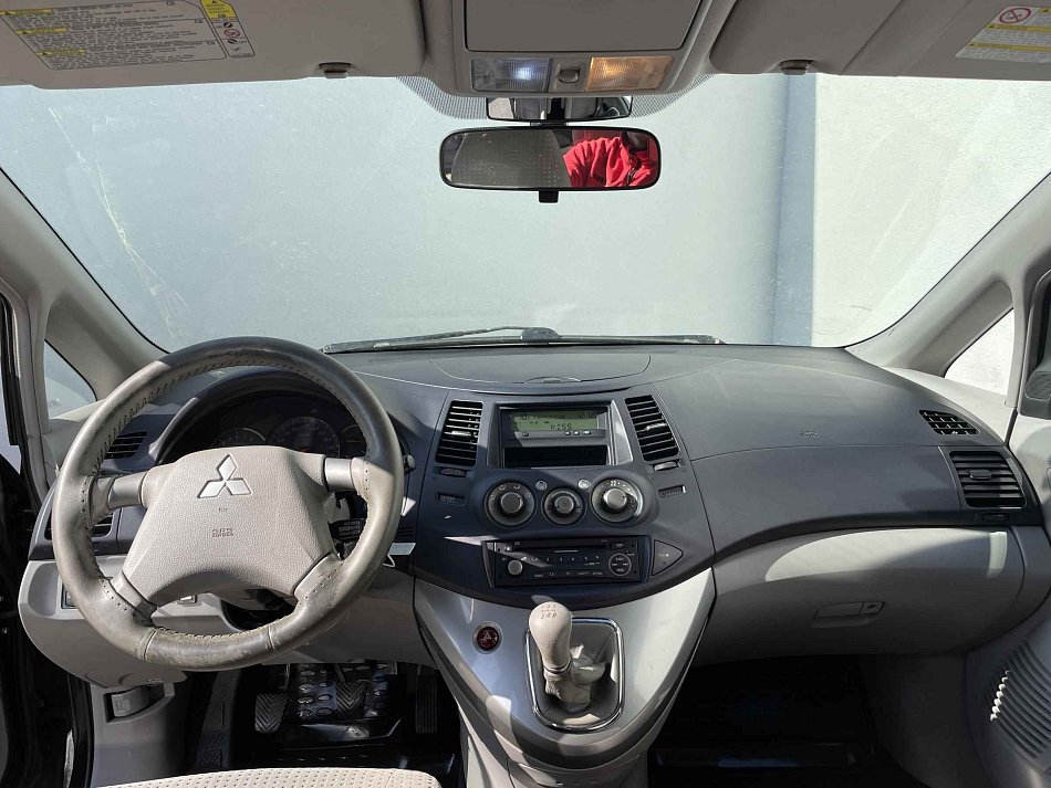 Mitsubishi Grandis 2.4i 