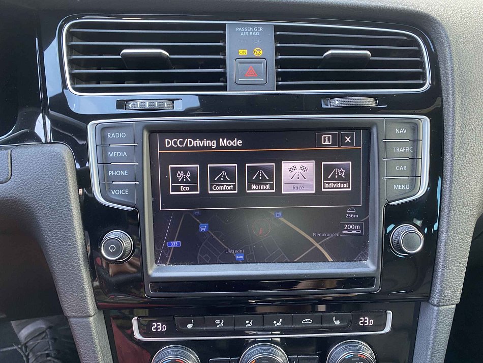 Volkswagen Golf 2.0 TSi R 4Motion