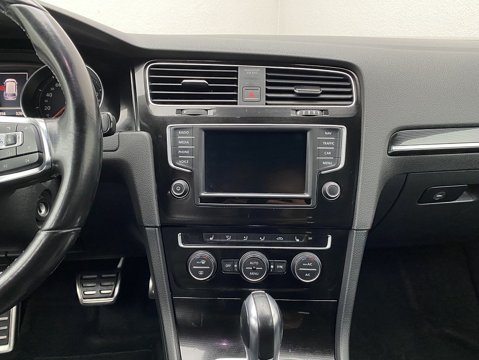 Volkswagen Golf 2.0TDi  GTD