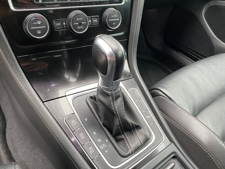 Volkswagen Golf 2.0TDi  GTD