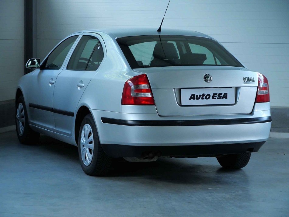 Škoda Octavia II 1.6i Ambiente