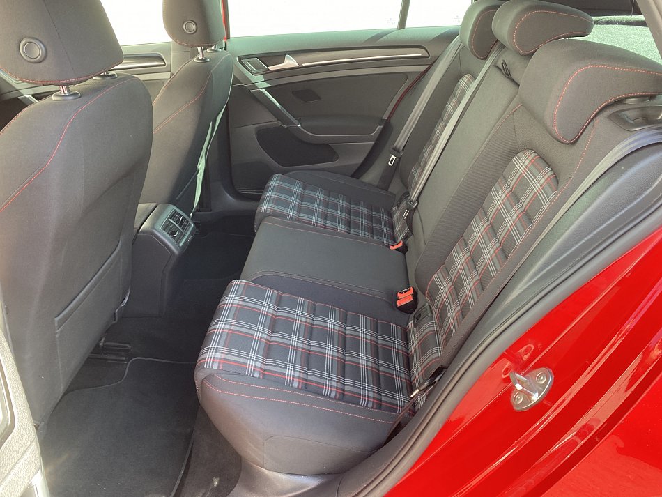 Volkswagen Golf 2.0 TSi GTi