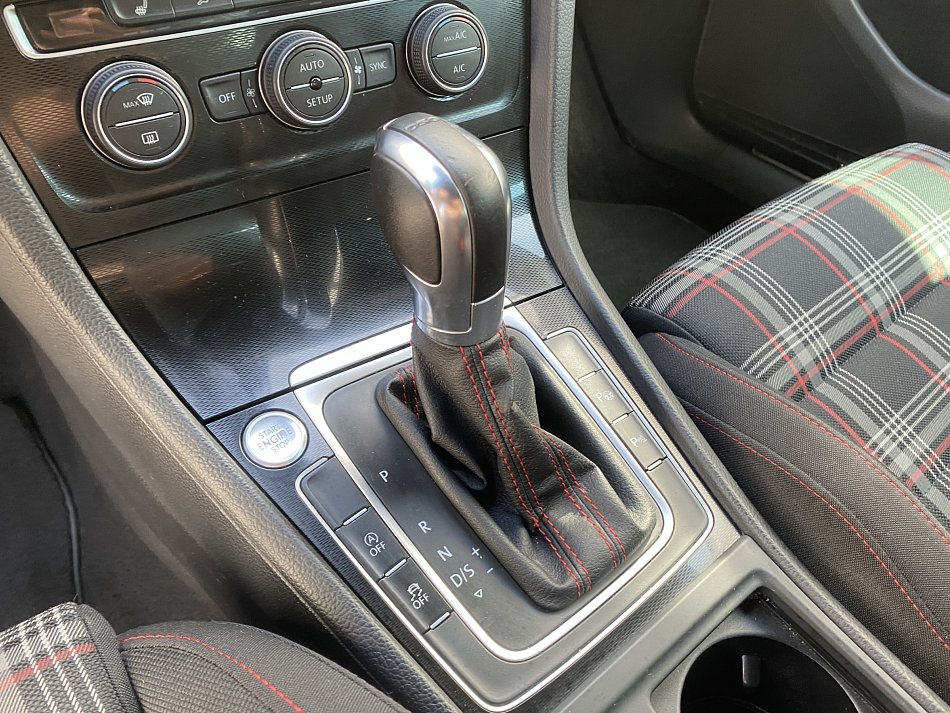 Volkswagen Golf 2.0 TSi GTi