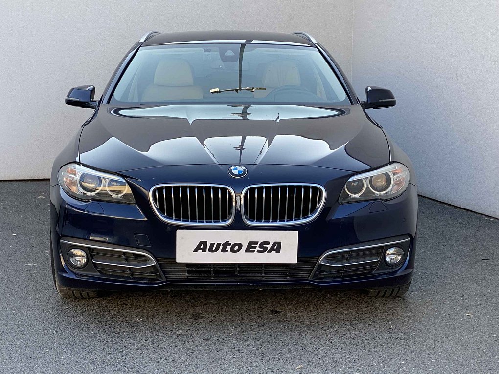 BMW Řada 5 2.0i LuxuryLine 528i xDrive