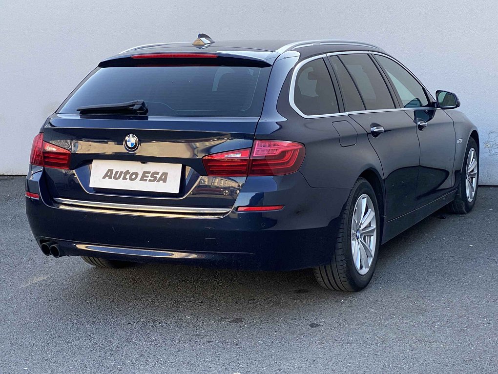 BMW Řada 5 2.0i LuxuryLine 528i xDrive