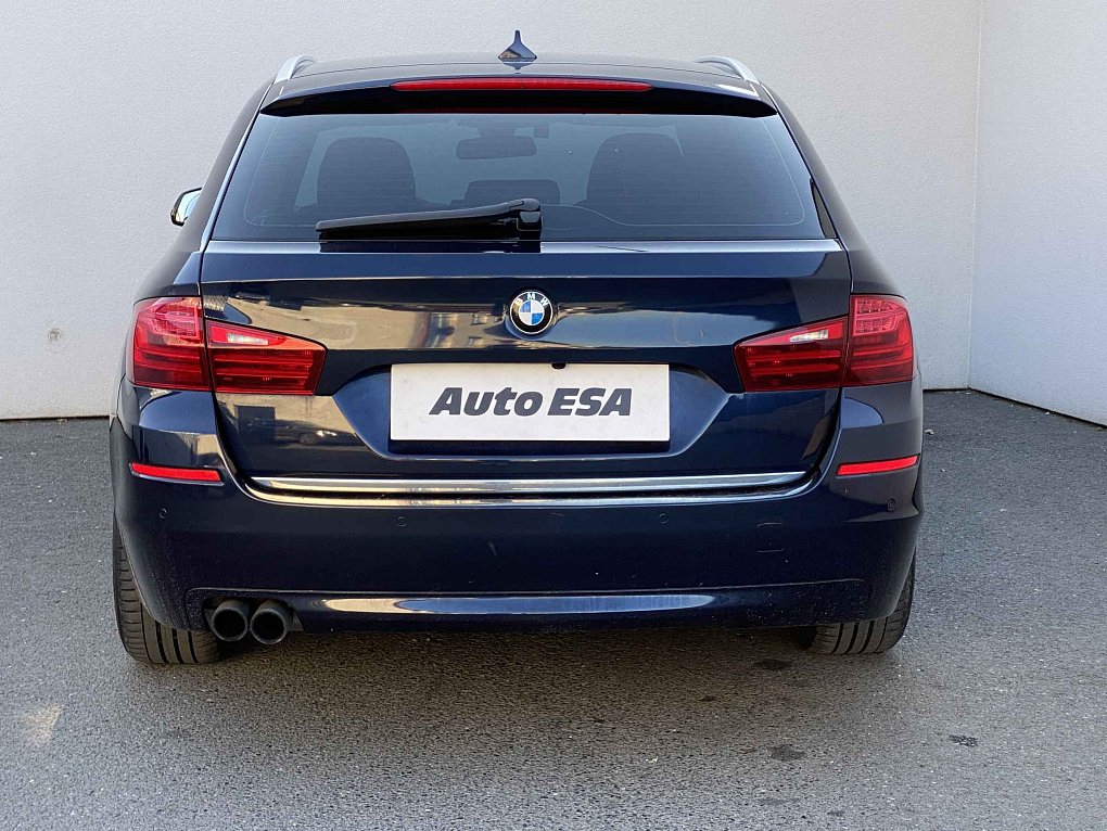 BMW Řada 5 2.0i LuxuryLine 528i xDrive