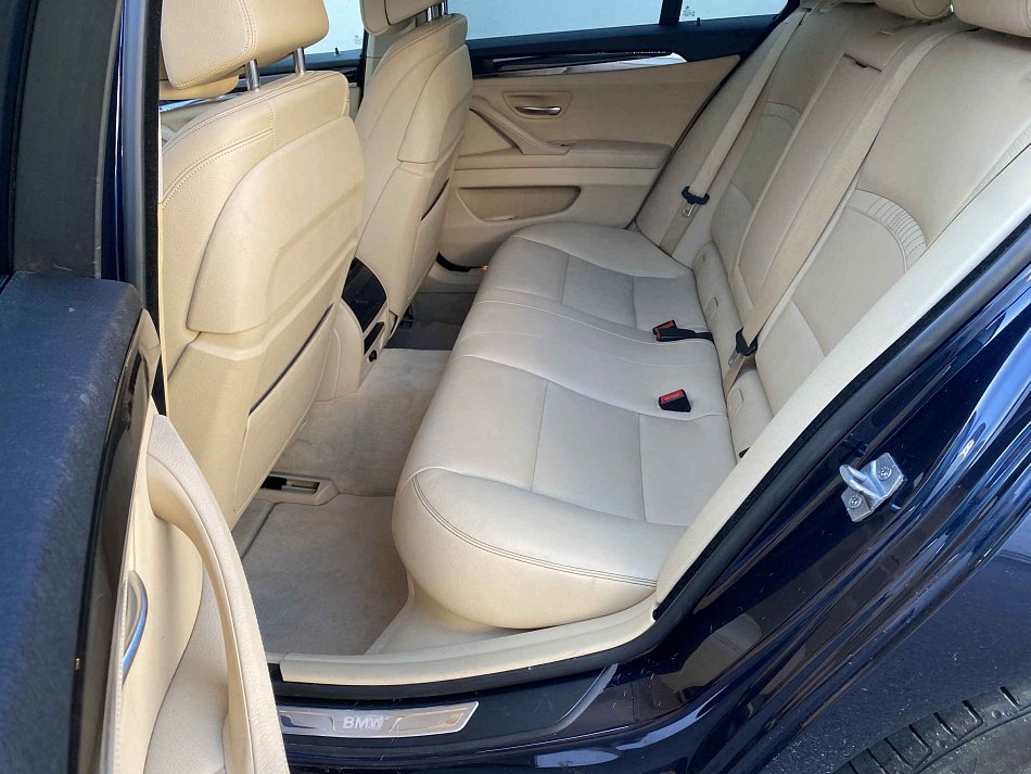 BMW Řada 5 2.0i LuxuryLine 528i xDrive