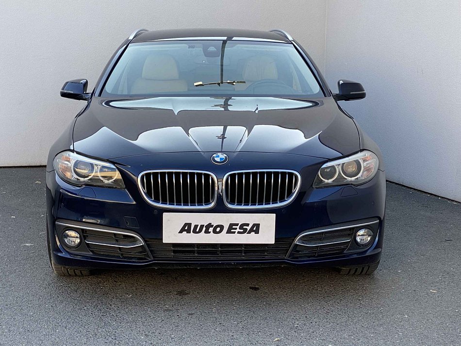 BMW Řada 5 2.0i LuxuryLine 528i xDrive